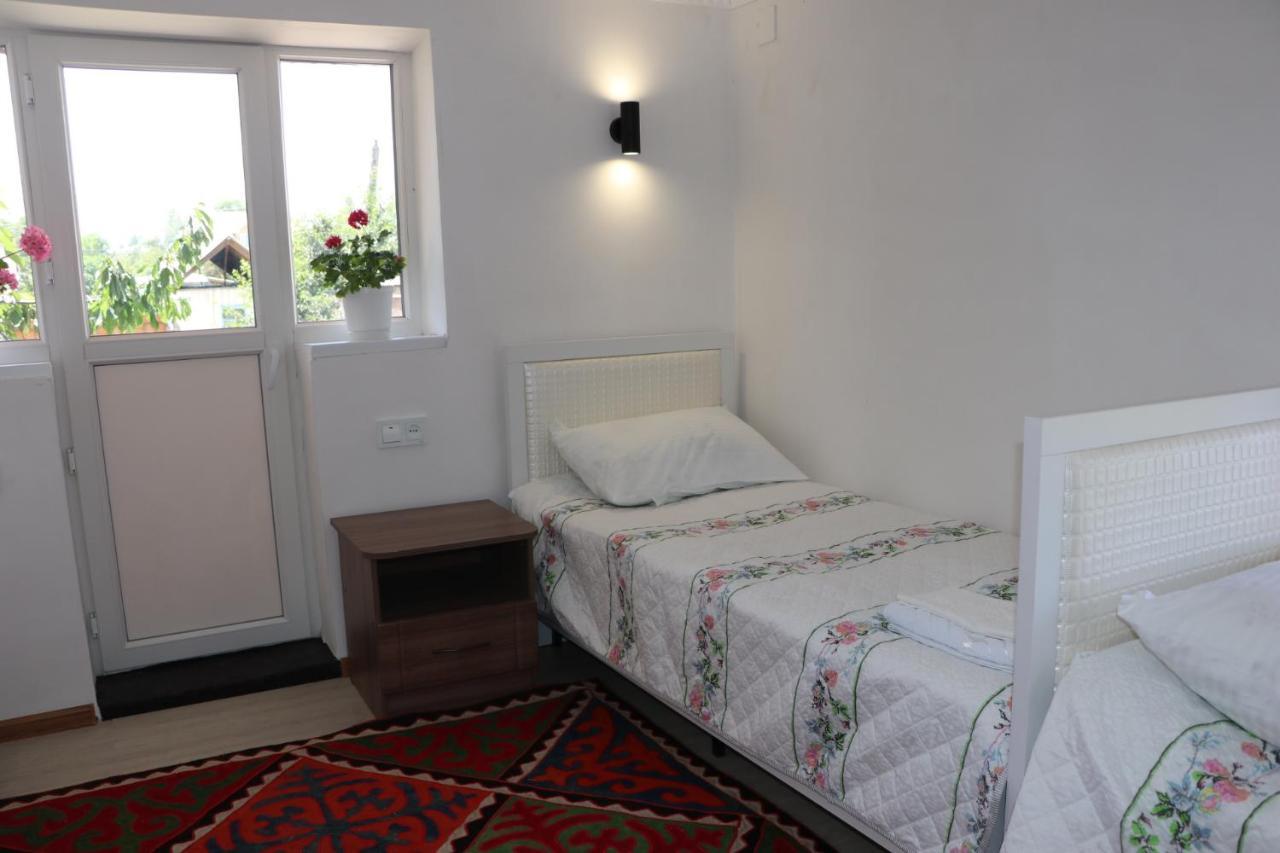 Guest House Akbermet Bokonbayevo エクステリア 写真